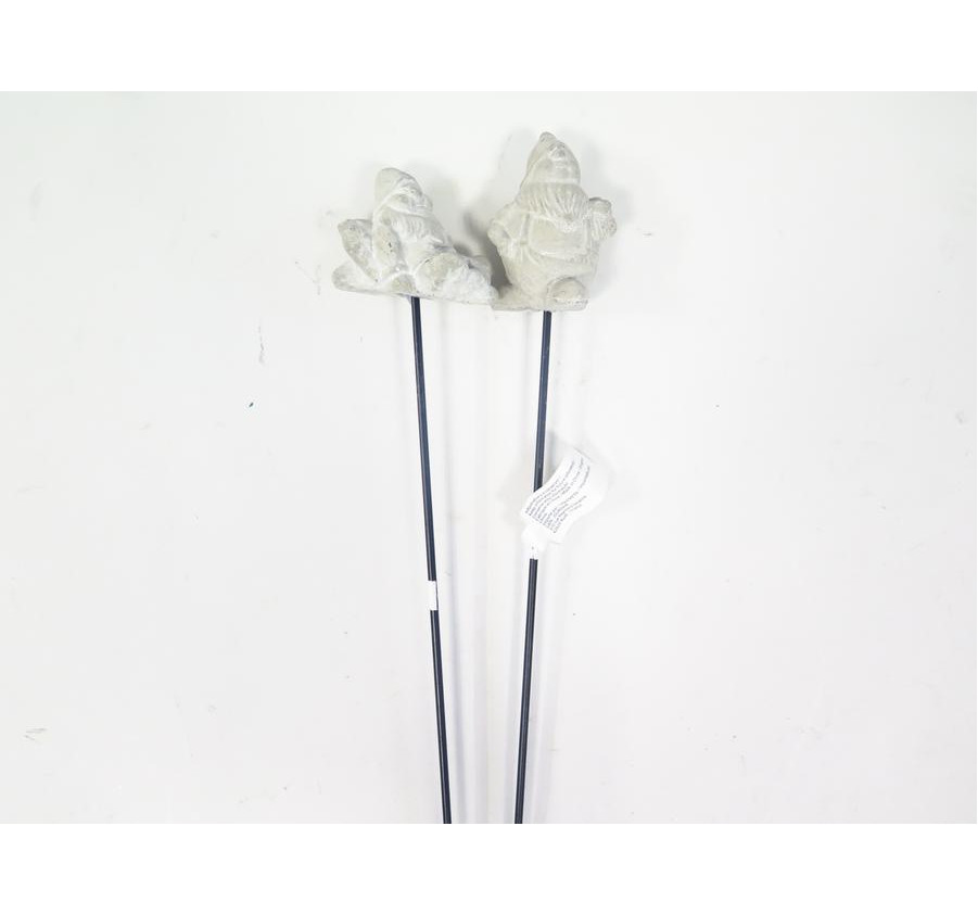 PIC EN METAL NOIR AVEC DECO