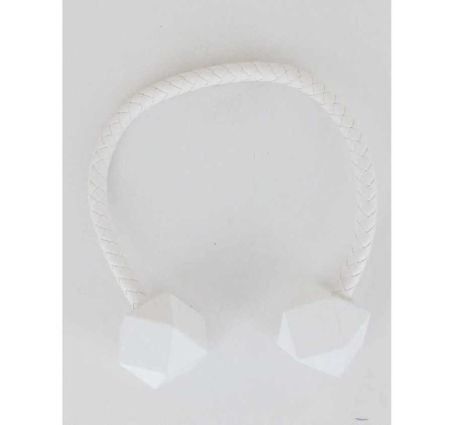 EMBRASSE TWIST GEOMETRIK