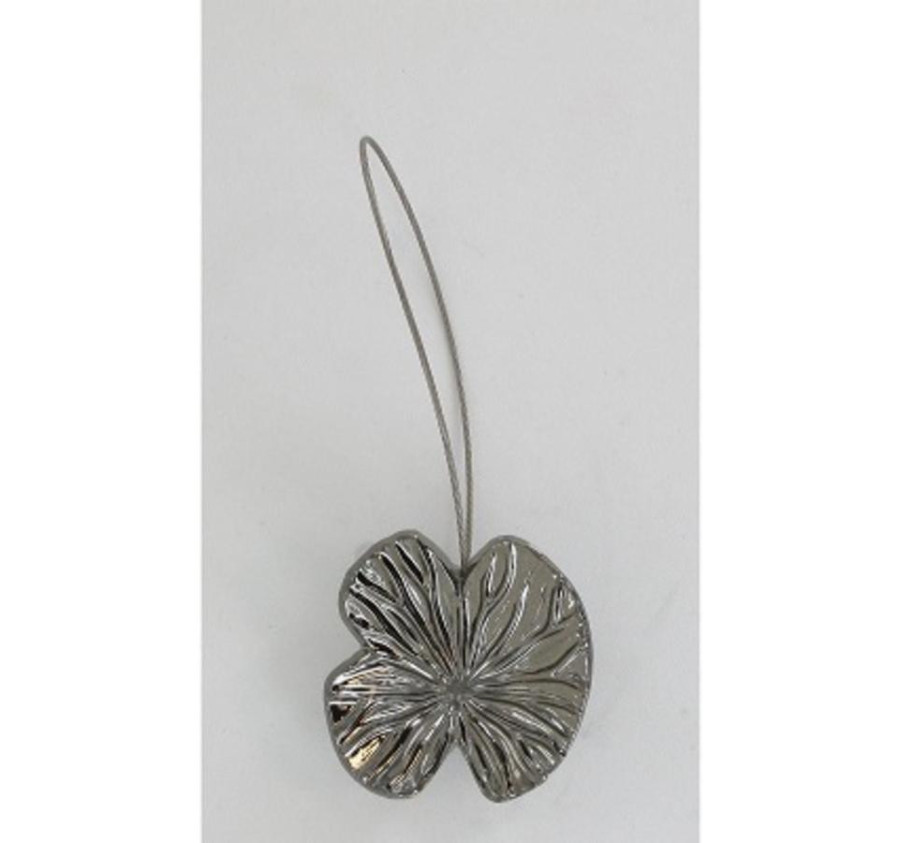 EMBRASSE NENUPHAR AIMANTEE