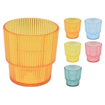 GOBELET EN PLASTIQUE STRIE