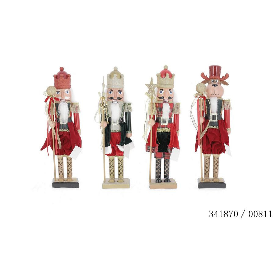 CASSE NOISETTE DEBOUT SUR