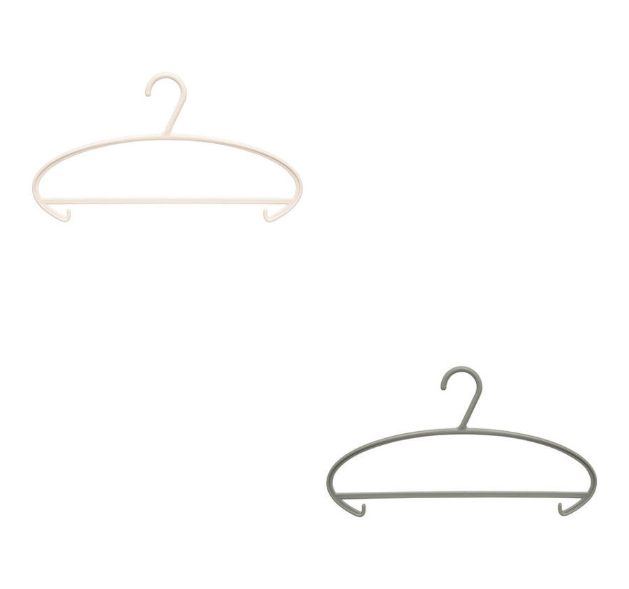 SET DE 8 CINTRES EN PLASTIQUE