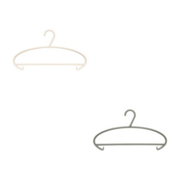 SET DE 8 CINTRES EN PLASTIQUE