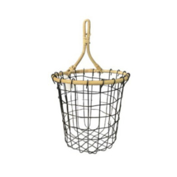 PANIER EN METAL NOIR ET RATTAN